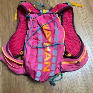Nathan VaporAiress Ultra-Light Hydration Vest - Women's